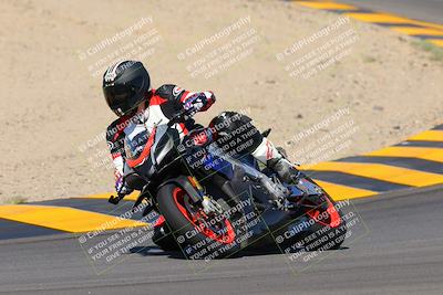 media/Oct-09-2022-SoCal Trackdays (Sun) [[95640aeeb6]]/Turns 9 and 10 (1050am)/